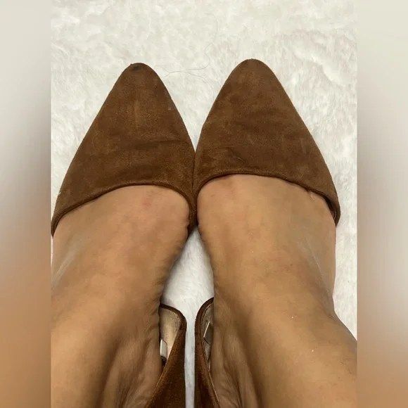 Well worn flats - Picture 3 of 9